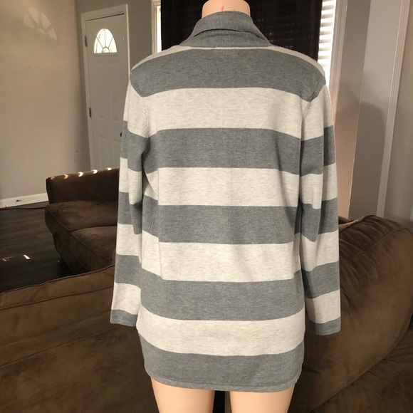 Oyn oxn striped Cardigan Sweater Large Woman’s coat Gray White soft Comfy - Picture 3 of 9